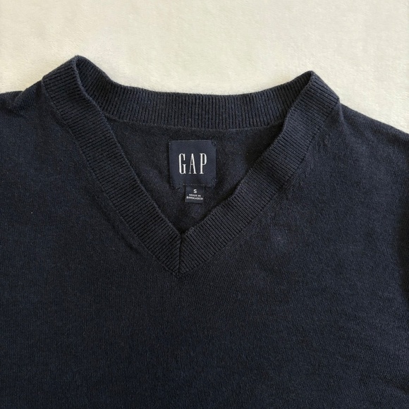 Gap Men’s Long Sleeve V-Neck Cotton Sweater, Navy Blue, Small - Picture 3 of 11